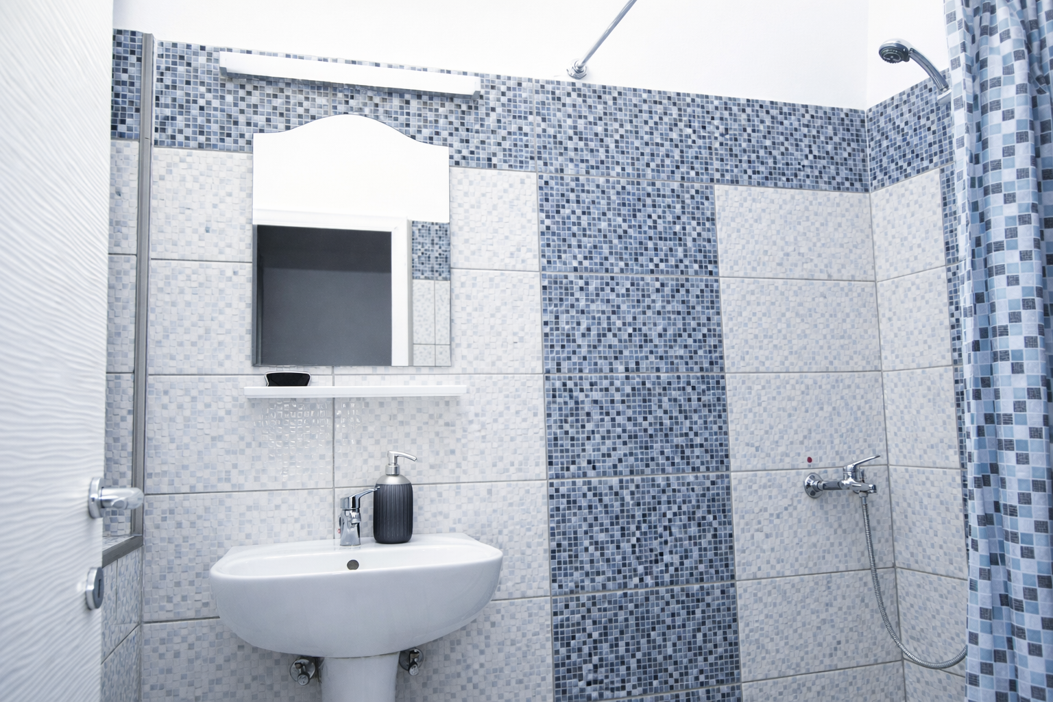 f9b2b655-e46a-4e77-aa97-24c1e4ae5b3a